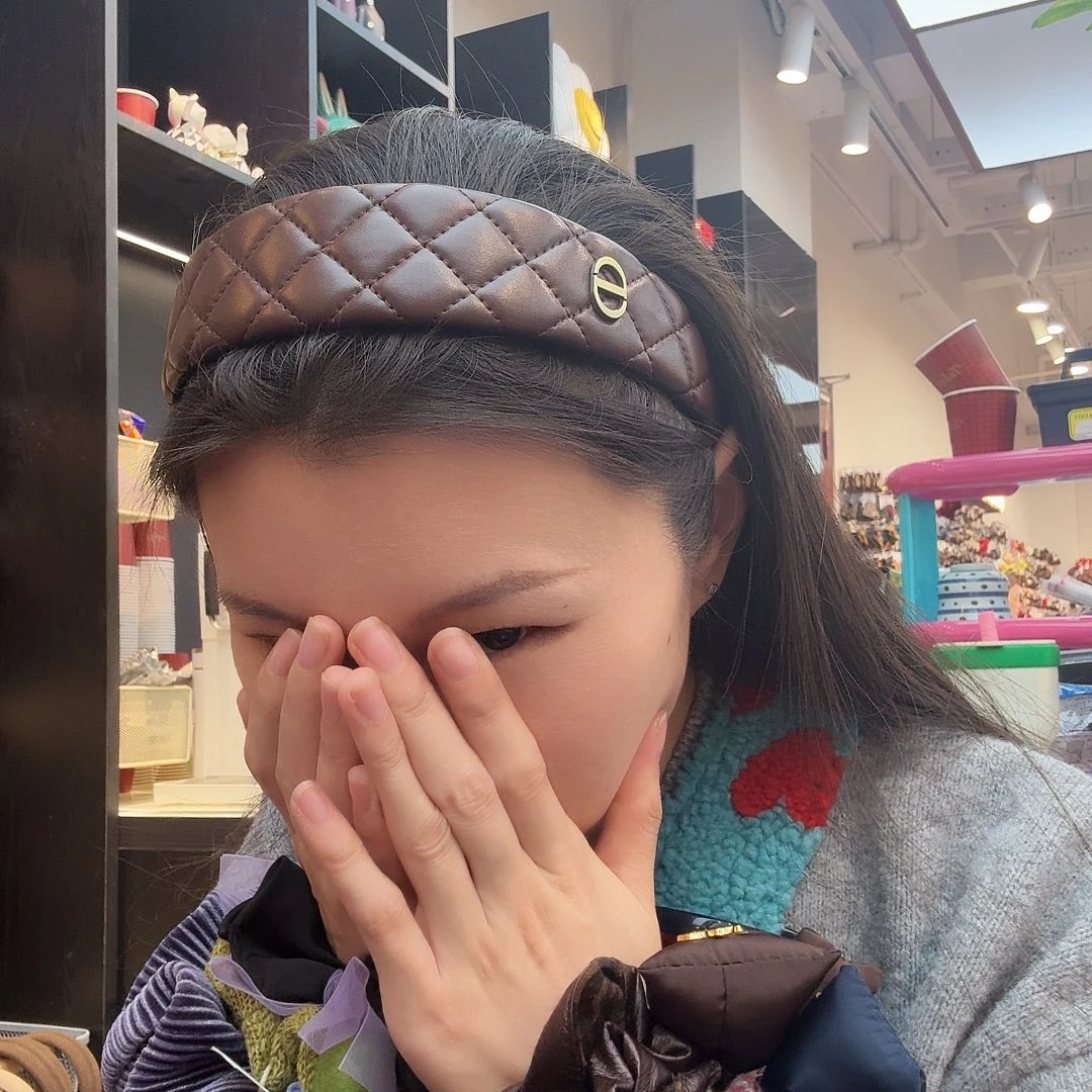 布艺铁合金皮发箍咖色