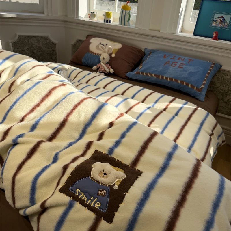 易安阁ins秋冬保暖超蓬羊咩绒刺绣安可拉熊四件套牛奶绒1.5m1.8米