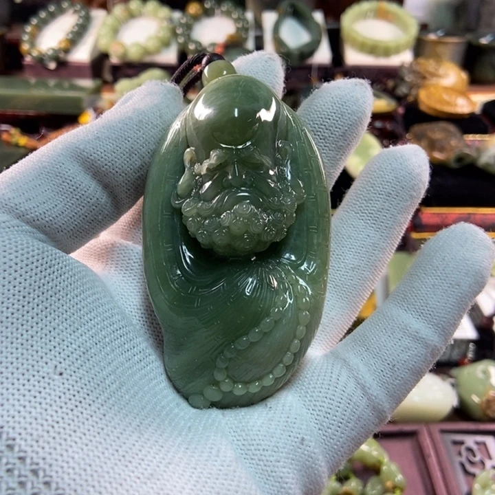 未镶嵌透闪石质玉把件清***岳