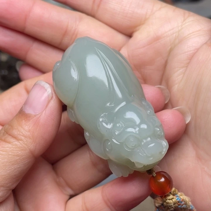 江***雨和田玉未镶嵌颈饰