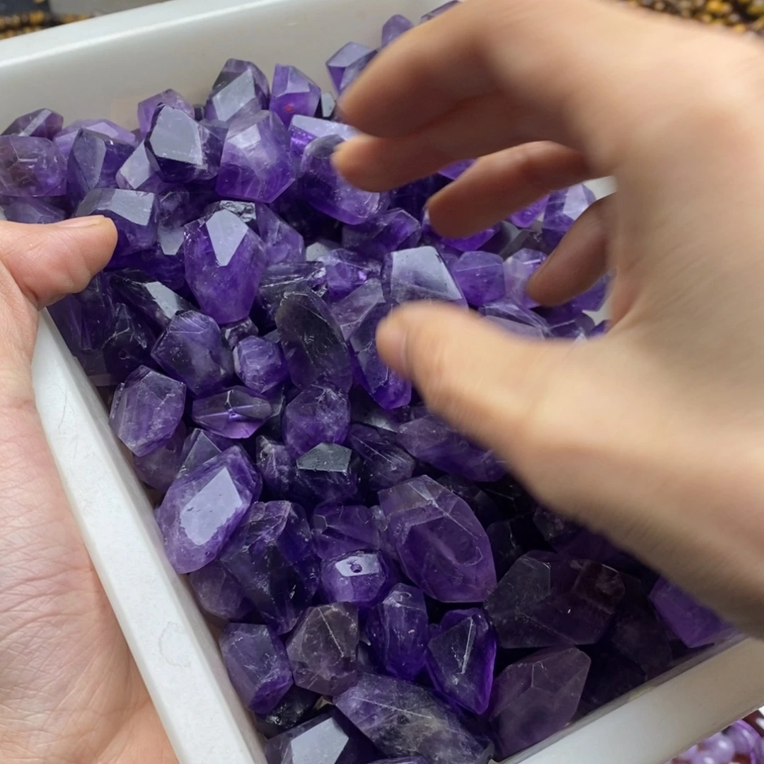 玛瑙/玉髓未镶嵌珠宝半成品四个天然紫水晶切面有微瑕