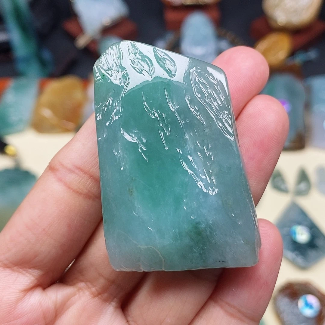 翡翠未镶嵌颈饰翡翠