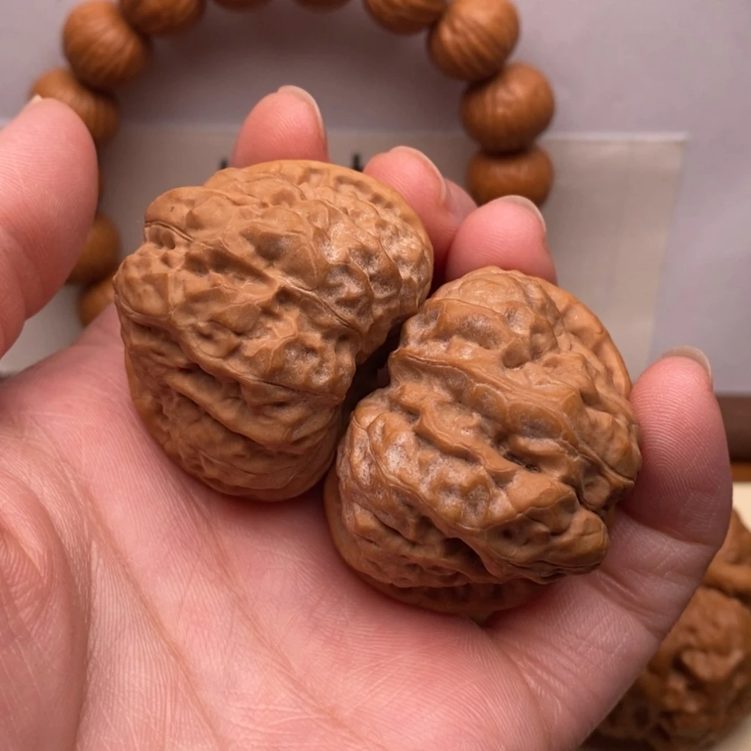 【闪购商品】文玩核桃把件边40左右