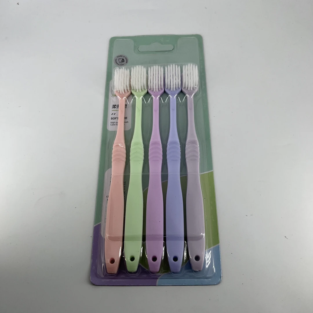 宽头软毛牙刷家用护龈设计多色舒适家庭装