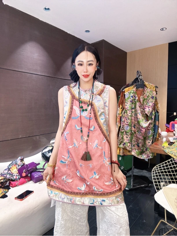 5131-5《粉蝴蝶旗袍》重工国服百万针刺百搭宽松旗袍网红