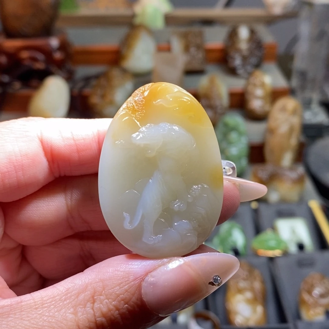 和田玉（糖玉）颈饰未镶嵌