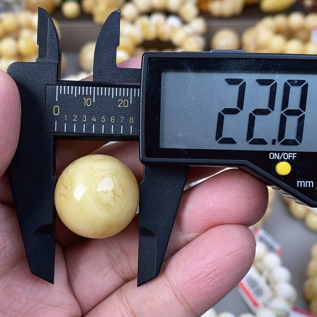 蜜蜡未镶嵌珠宝奇石6.7g