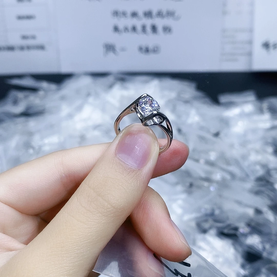 925银合成碳硅石光臂天使1ct13圈口