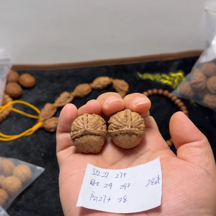 文玩核桃手串三棱手捻