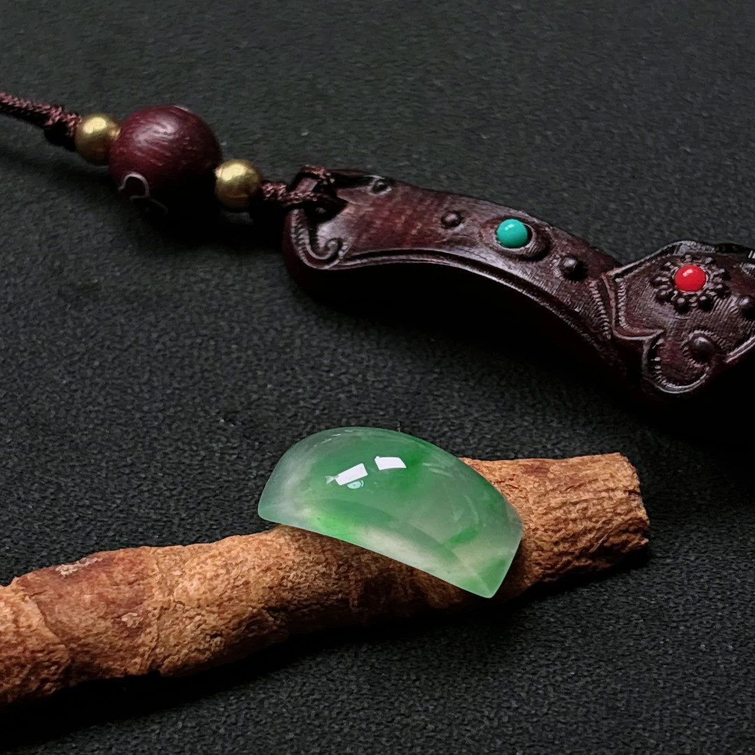 缅甸天然翡翠a货老坑种木纳料金丝绿马鞍戒种好胶感足镶嵌戒指美