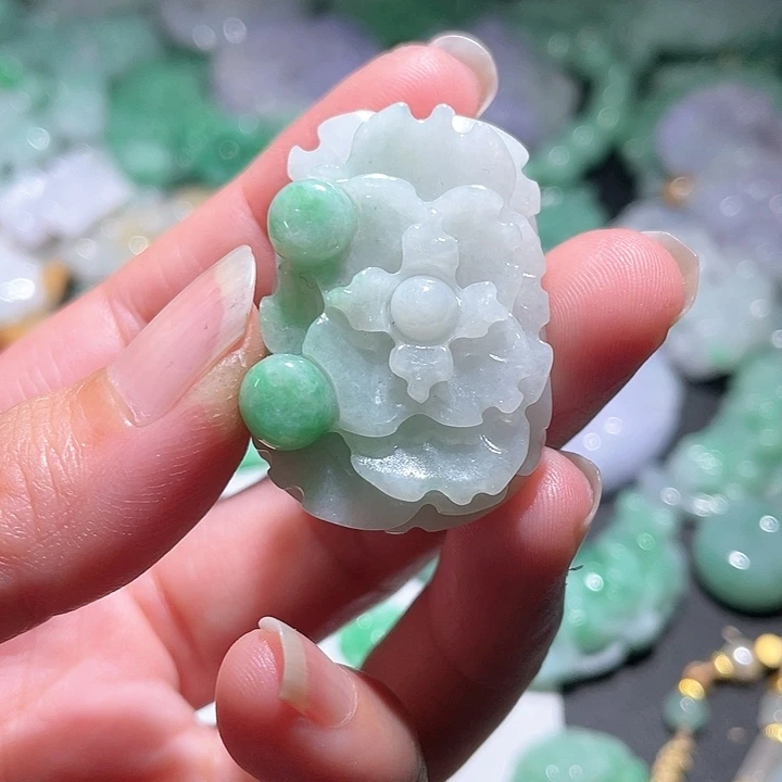 颈饰未镶嵌翡翠天