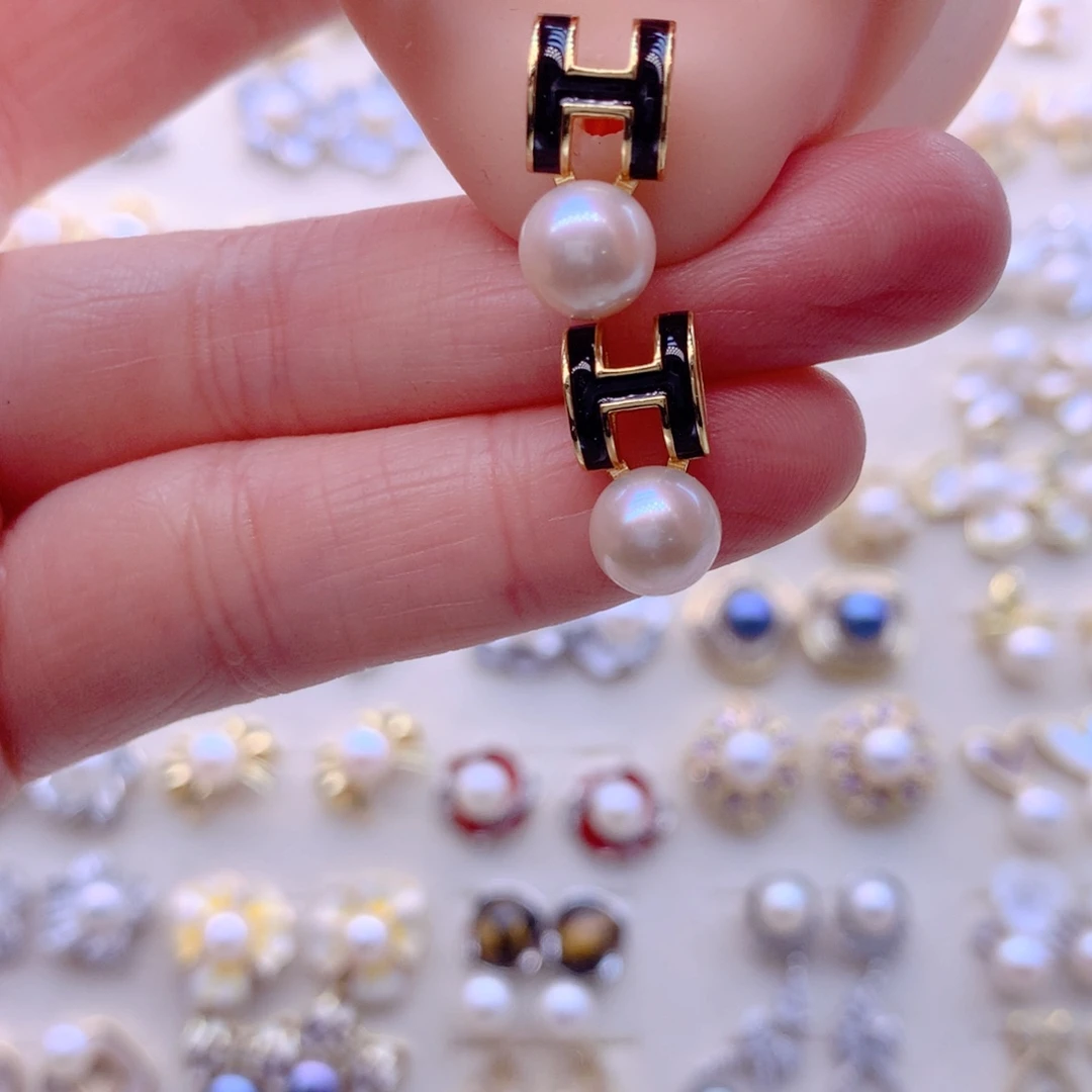 淡水珍珠合金耳饰