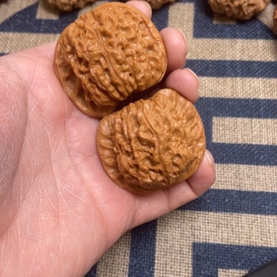 吊坠文玩核桃血麒麟