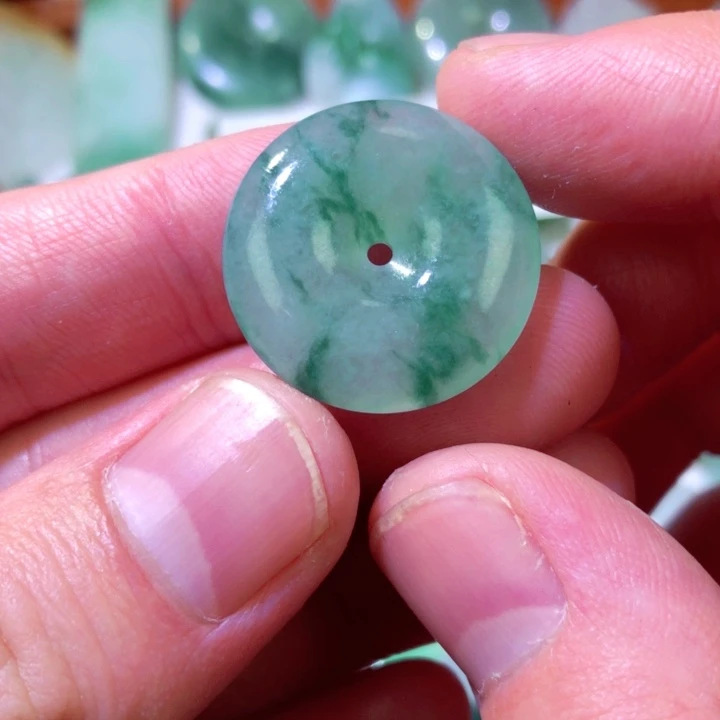 翡翠未镶嵌颈饰天然a货翡翠