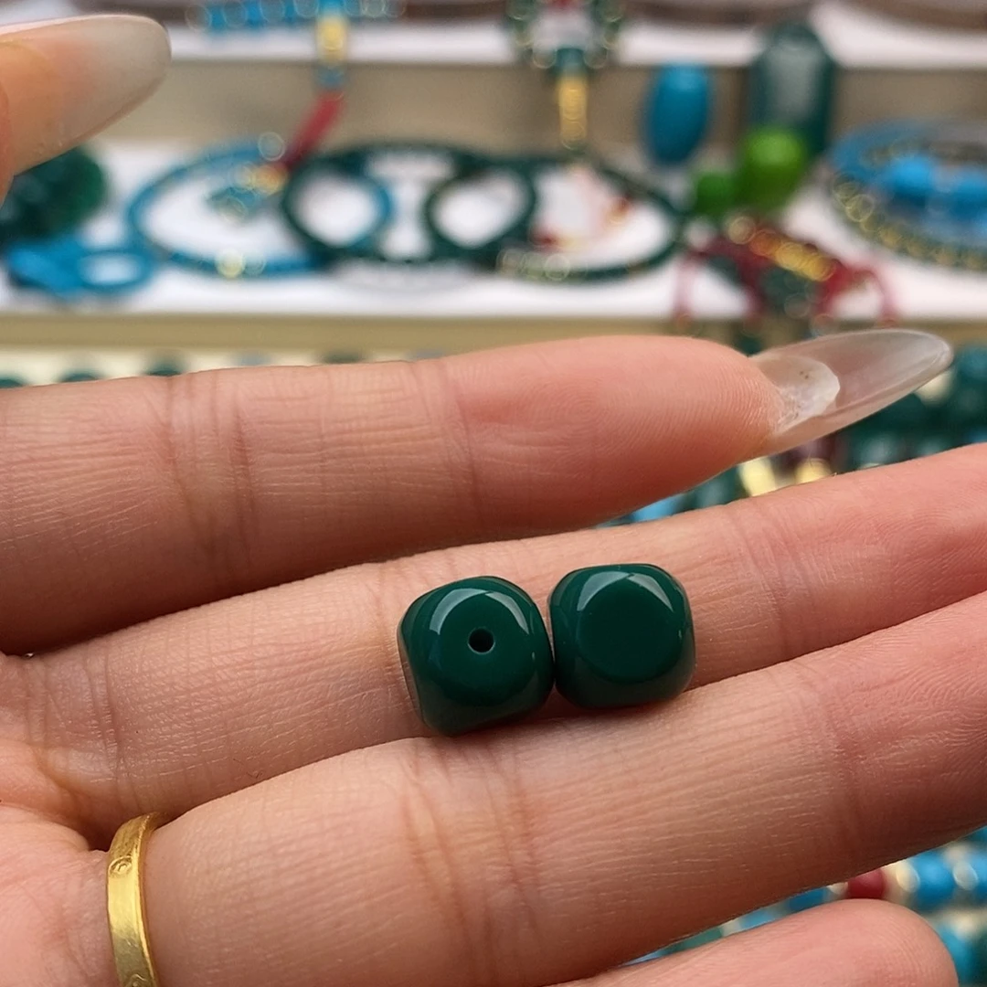 爱****琉璃DIY油绿色8.5mm 六方珠一对