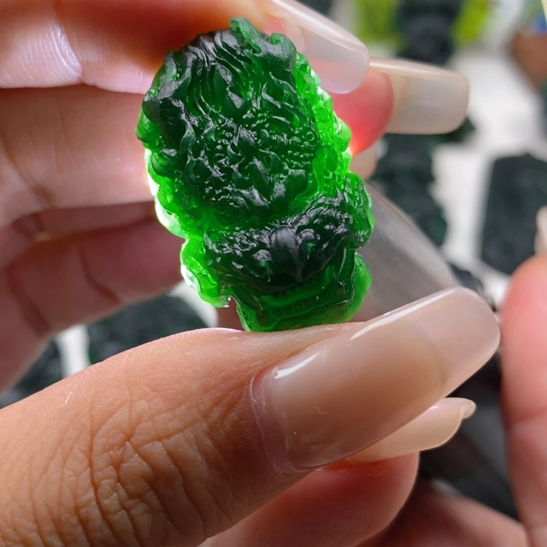 定制翡翠未镶嵌龙头T