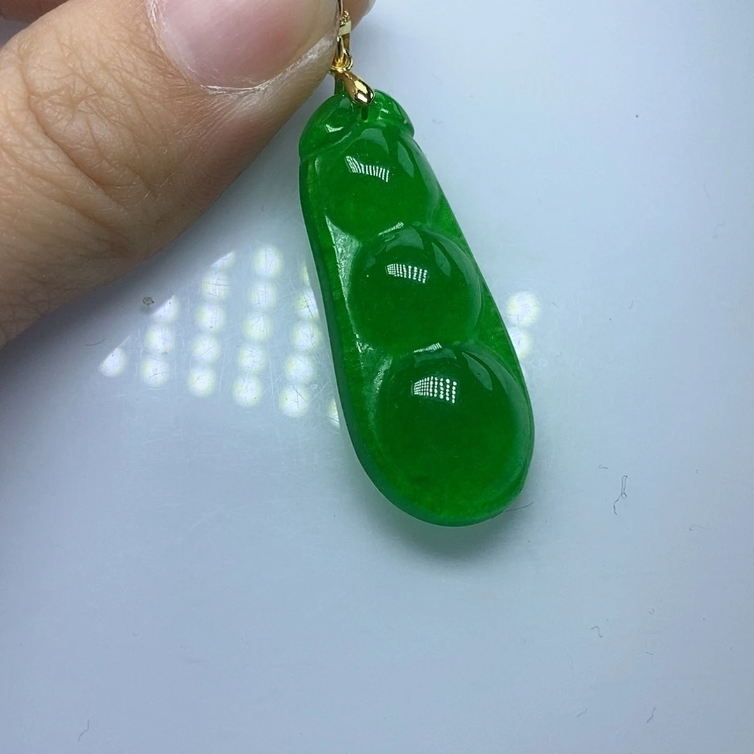 翡翠吊坠(赠链)未镶嵌