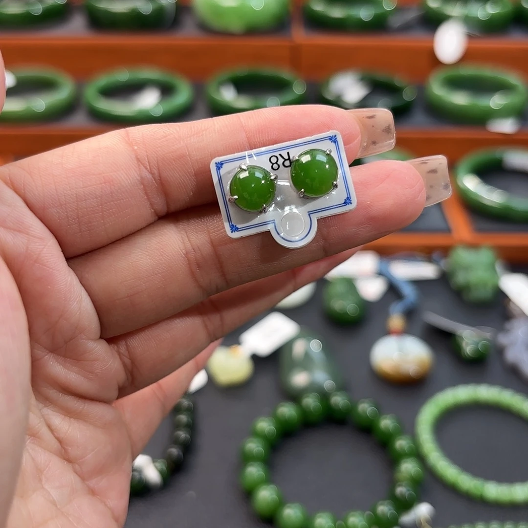 和田玉银S925镶嵌耳饰辣阳绿