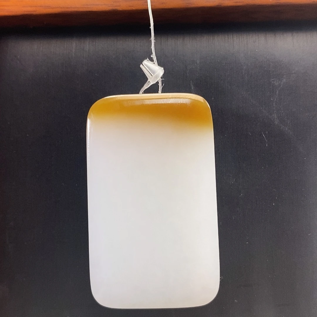 和田玉（糖玉）颈饰未镶嵌