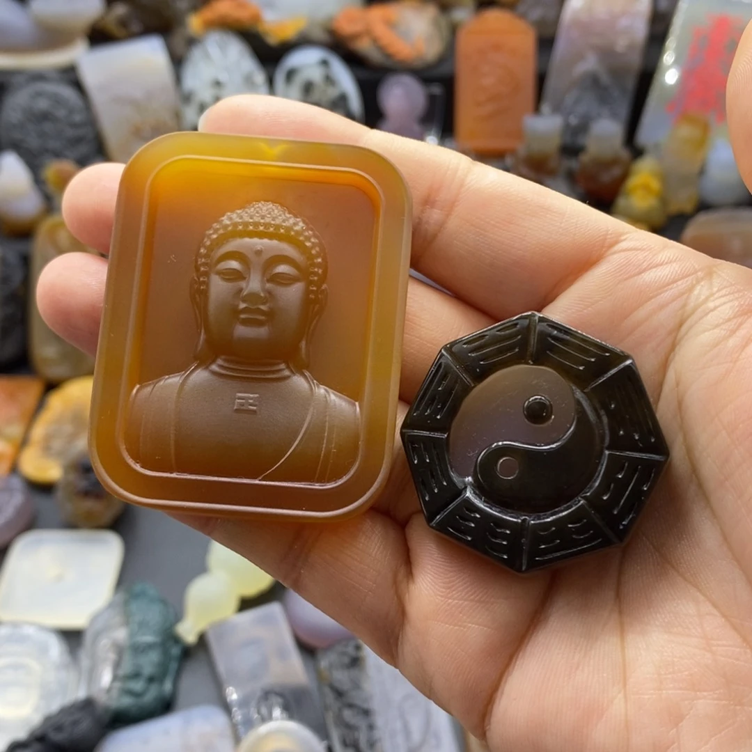 玛瑙/玉髓颈饰未镶嵌小**?