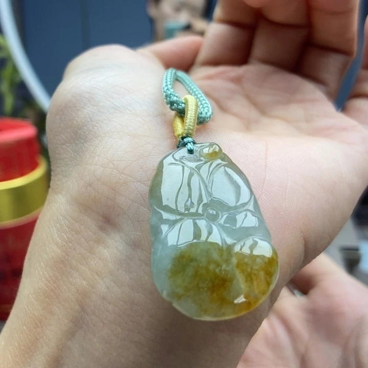 翡翠未镶嵌颈饰吊坠46