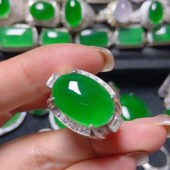 翡翠银S925镶嵌颈饰翡翠