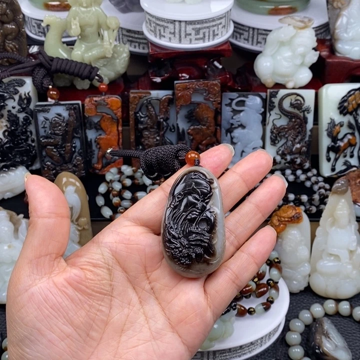 和田玉未镶嵌颈饰