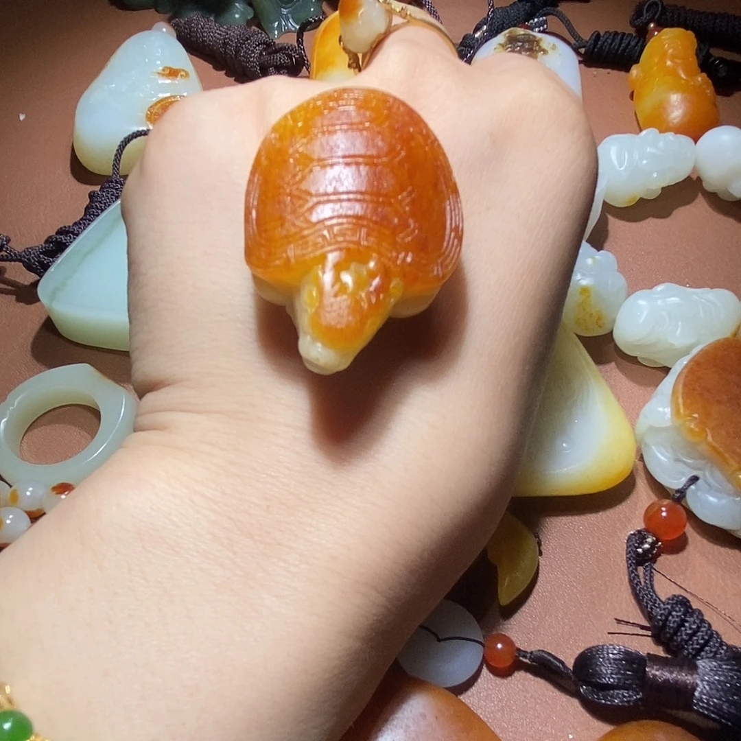 光***柔和田玉未镶嵌挂件