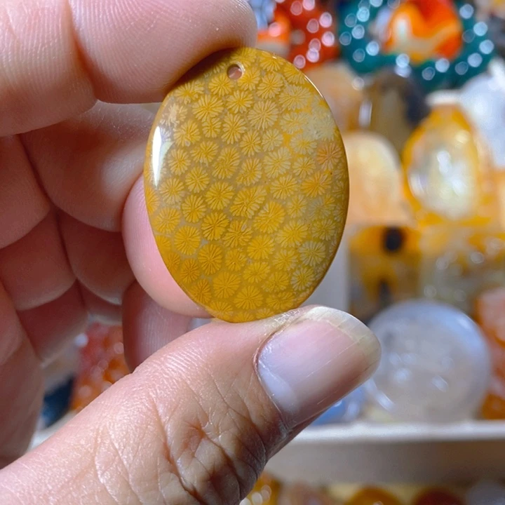海***燕玛瑙/玉髓未镶嵌颈饰