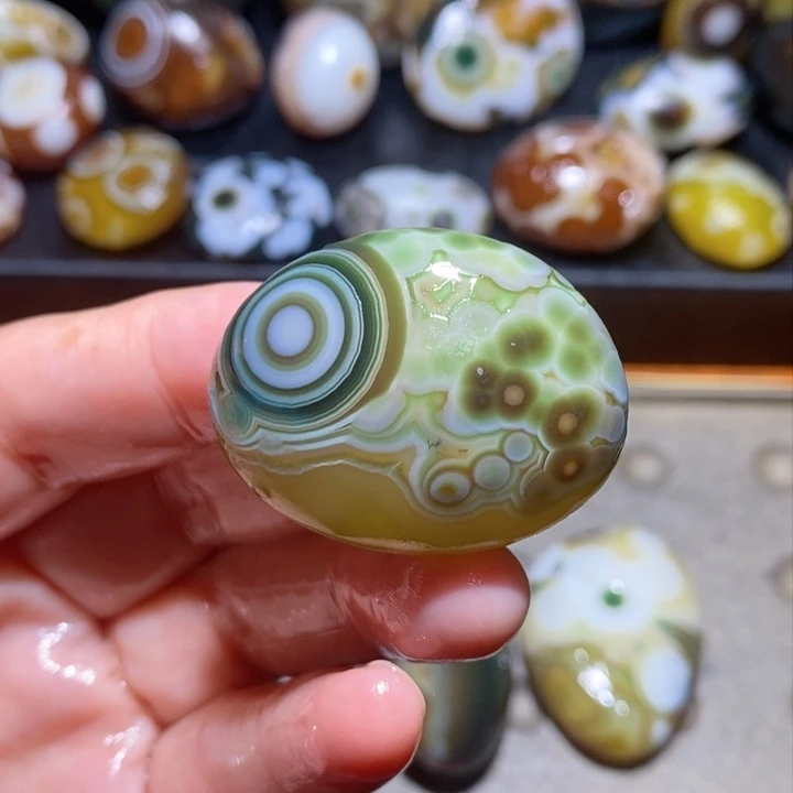 未镶嵌玛瑙/玉髓珠宝半成品85