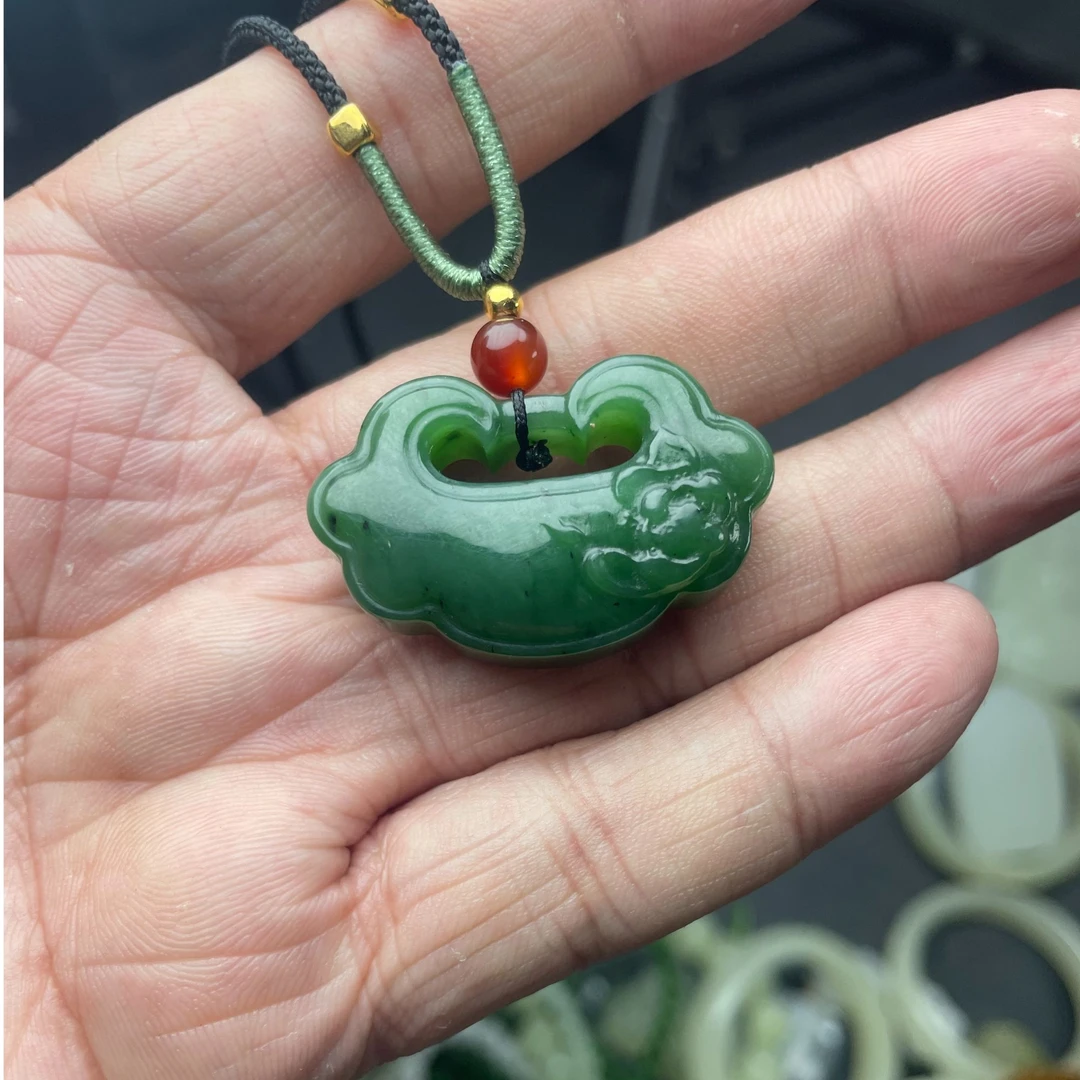 俄罗斯老料菠菜绿如意锁吊坠