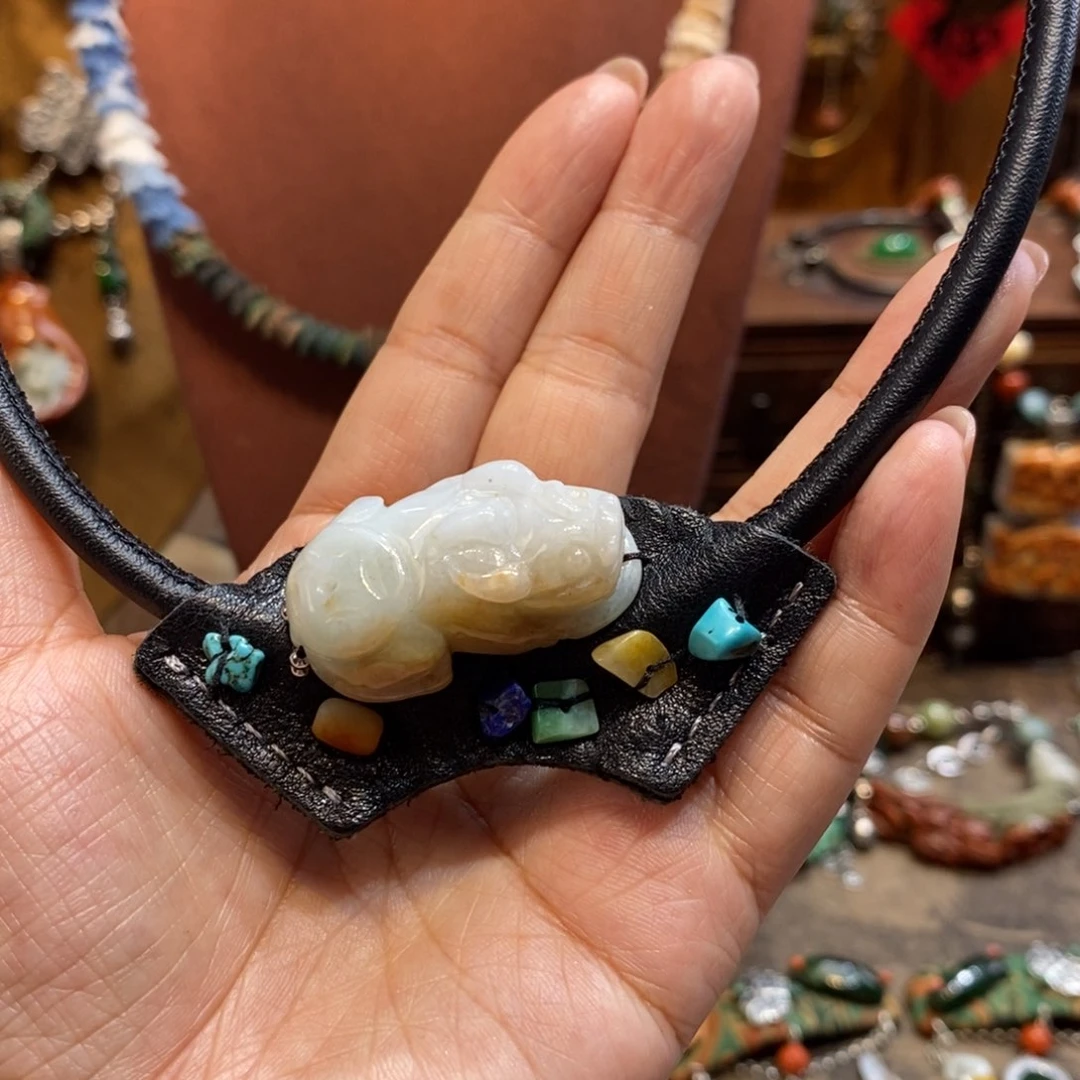 翡翠吊坠(赠链)未镶嵌