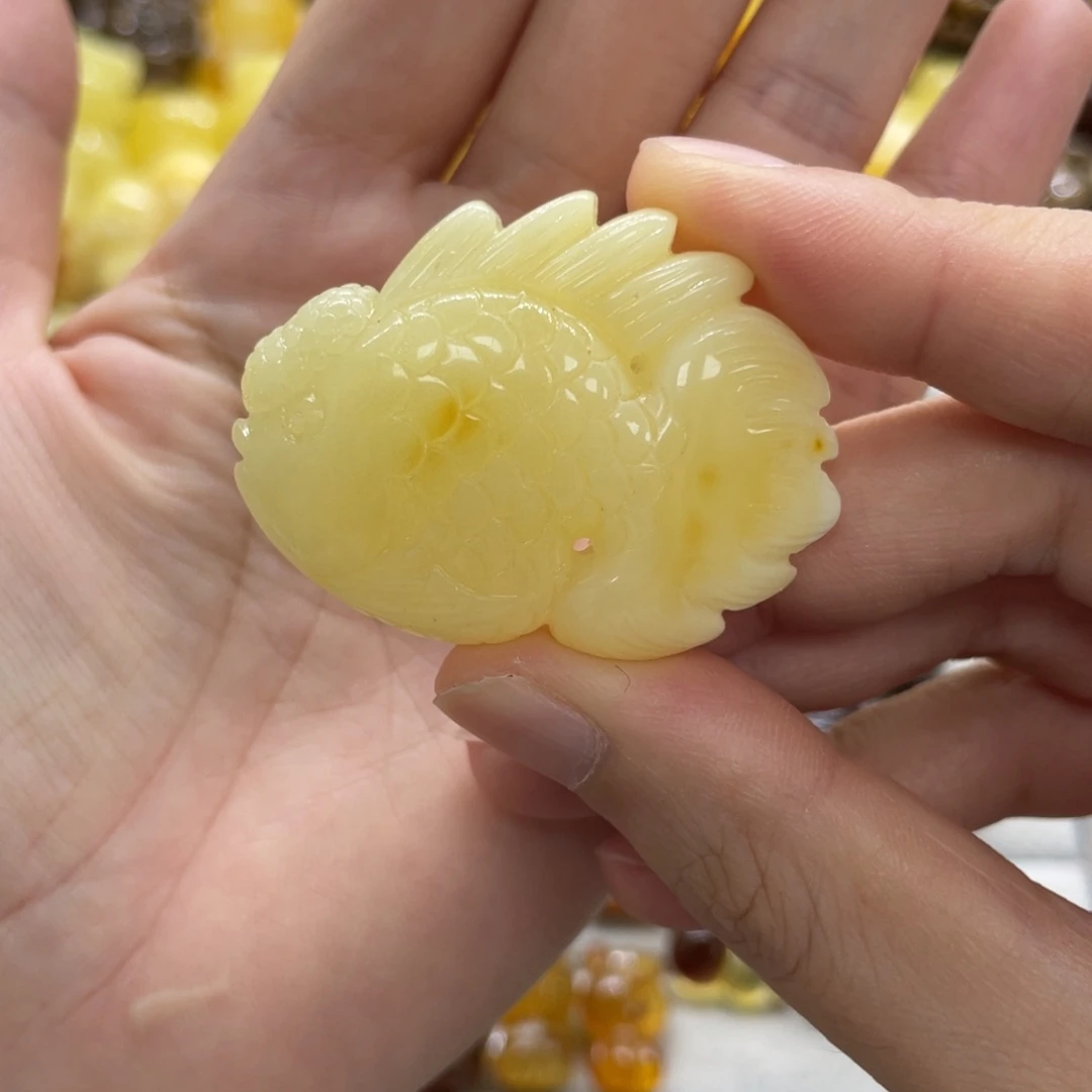 琥珀未镶嵌裸石天然琥珀