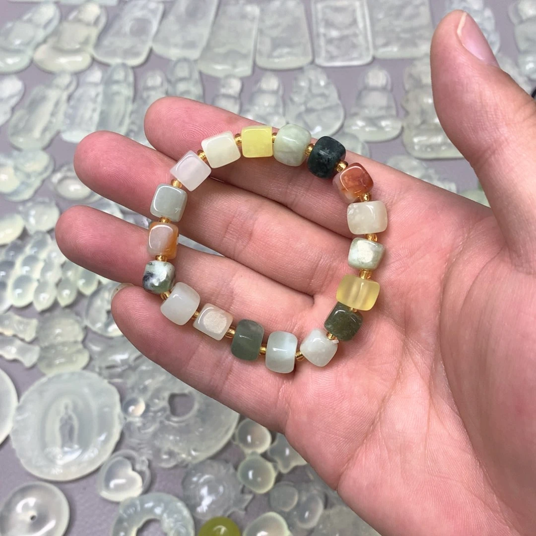 蛇纹石玉颈饰未镶嵌