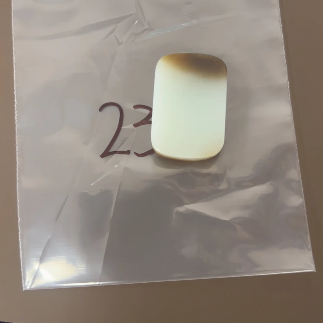 小***醺和田玉（糖玉）未镶嵌颈饰