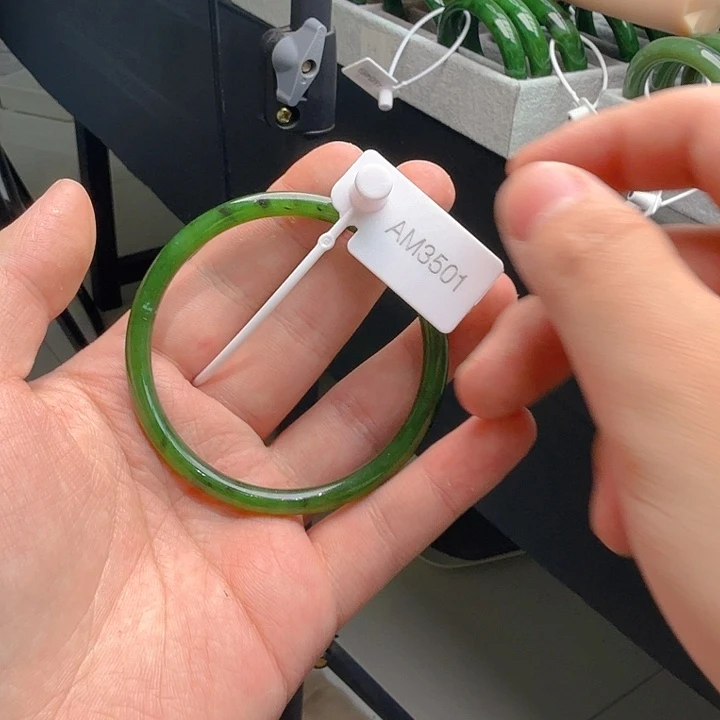 多***朵和田玉（碧玉）手镯未镶嵌