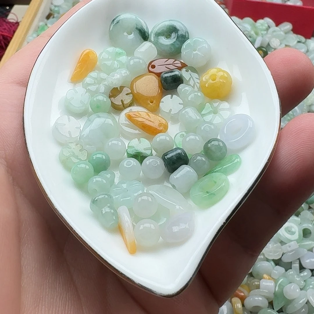 秋***颖翡翠挂件未镶嵌翡翠