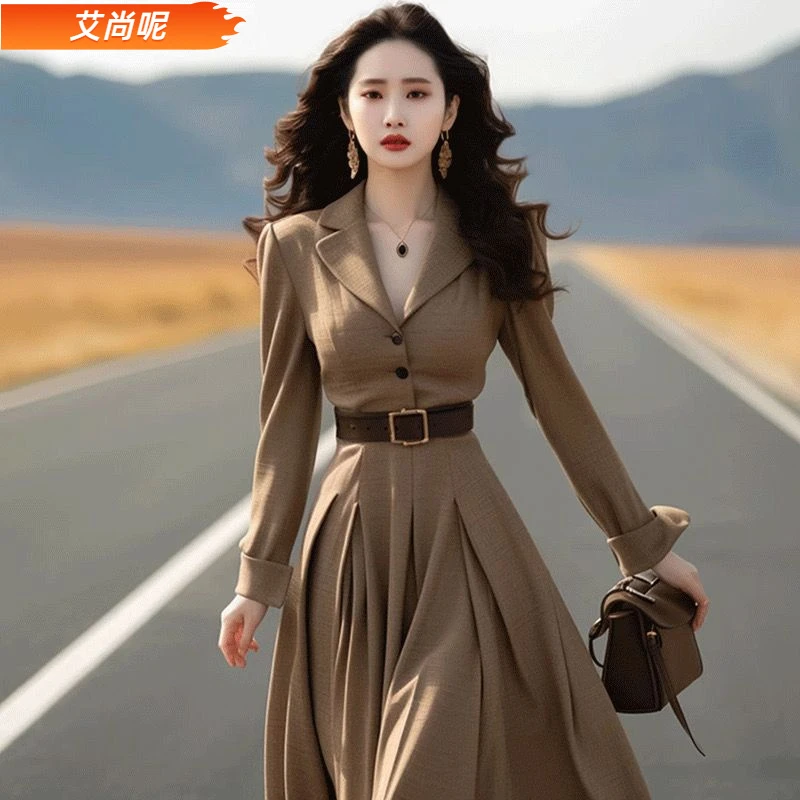 l2025春季新款法式气质女神范感设计感精致端庄大气卡其色连衣1