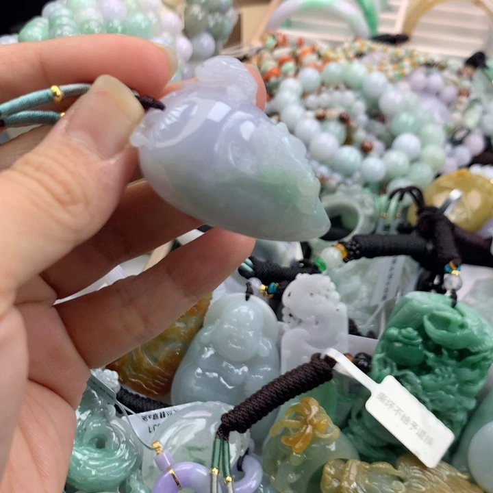 翡翠未镶嵌颈饰吊坠