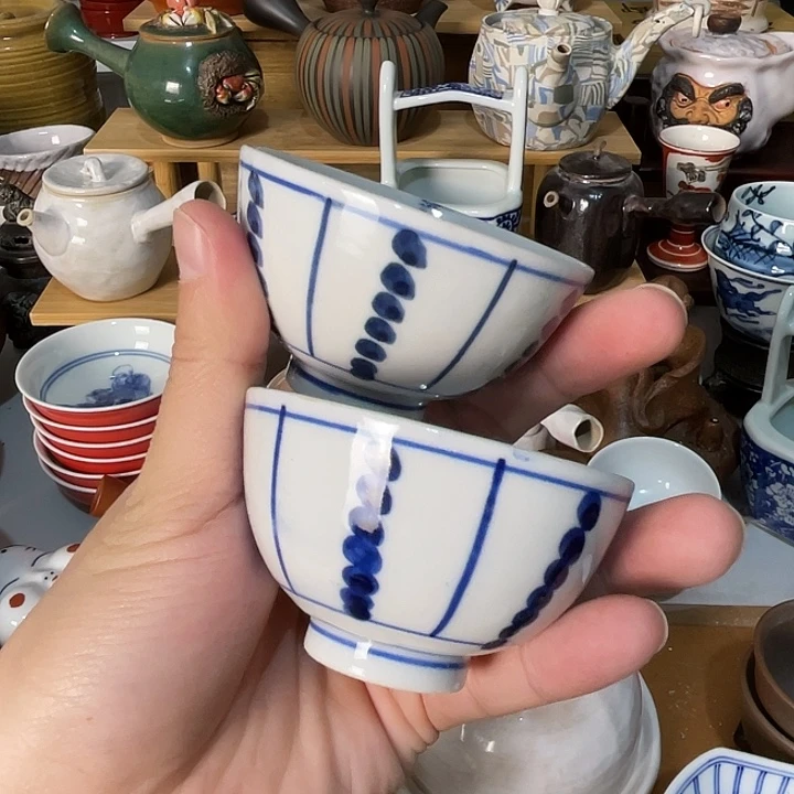 瓷片俩个老青花杯子哦