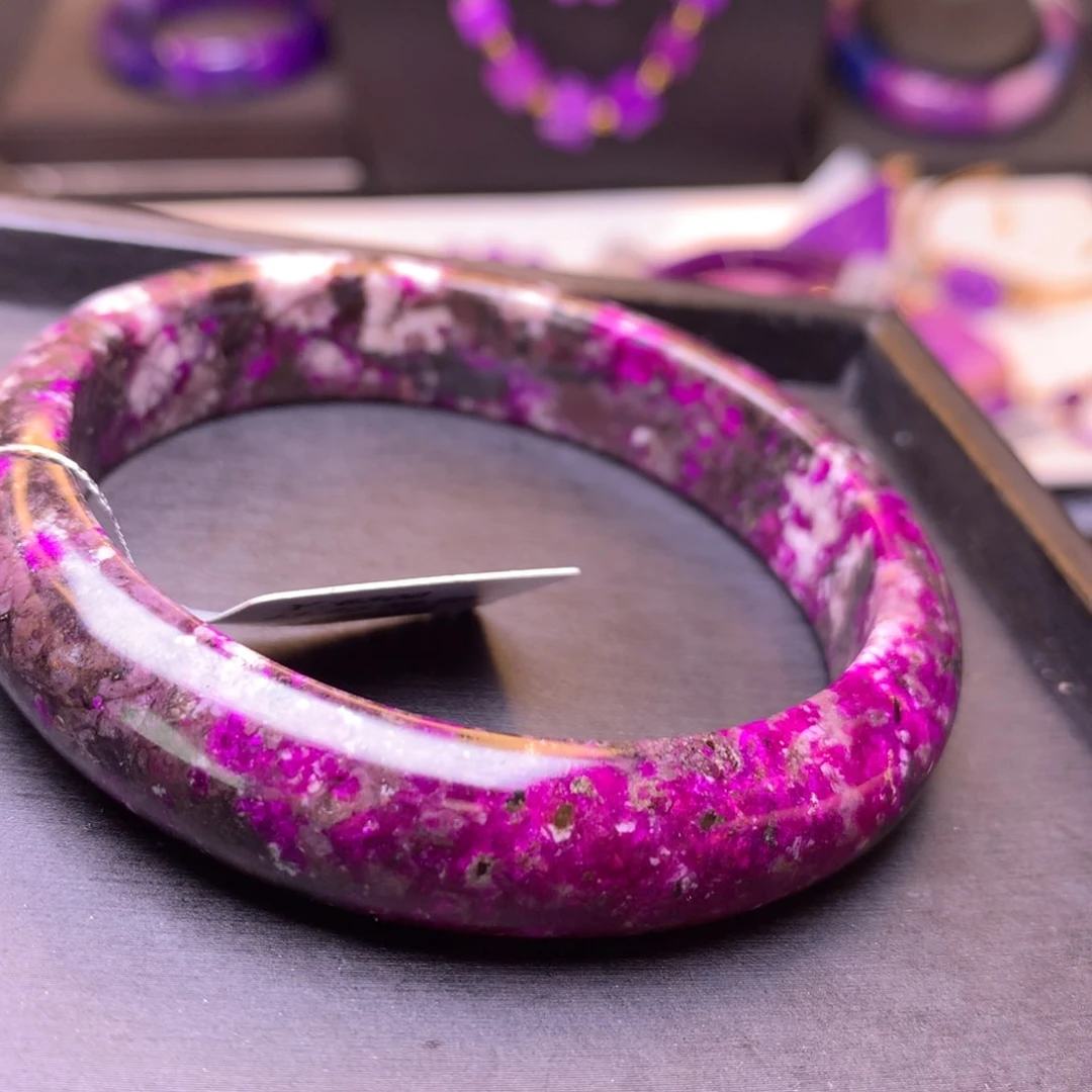 未镶嵌苏纪石（舒俱来）手镯