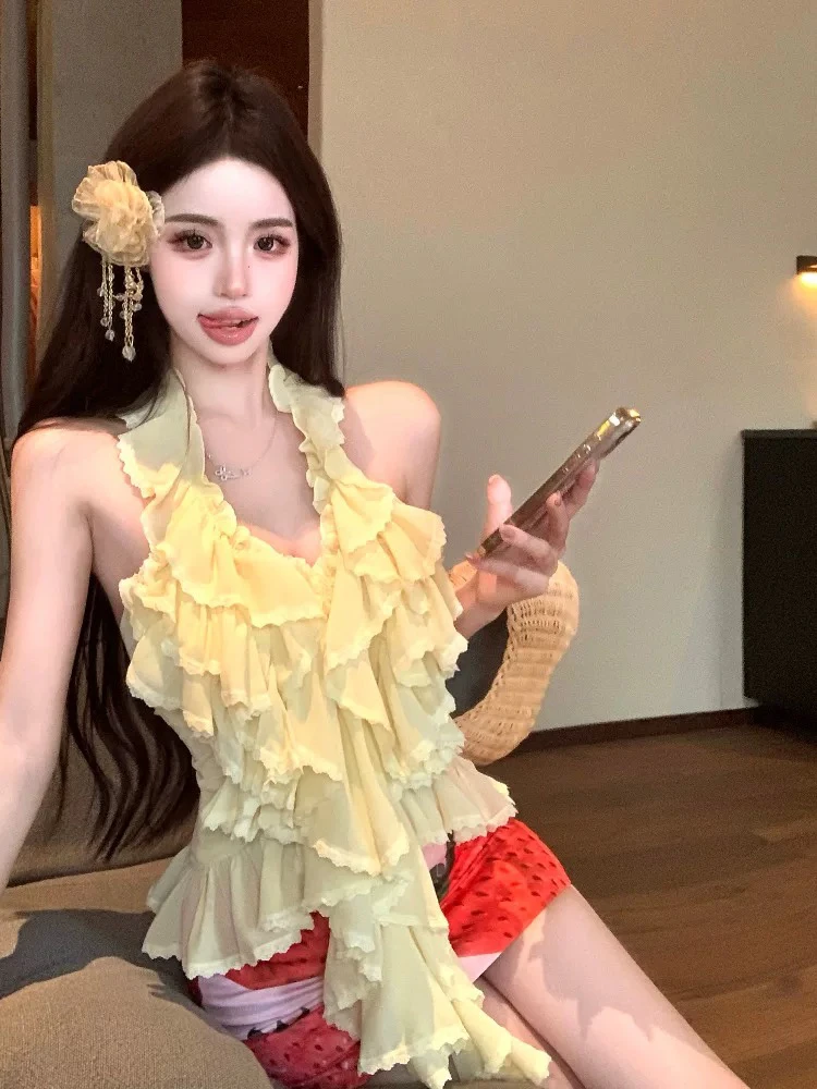 甜辣黄色吊带挂脖上衣2025夏季外穿度假风纯欲修身上衣