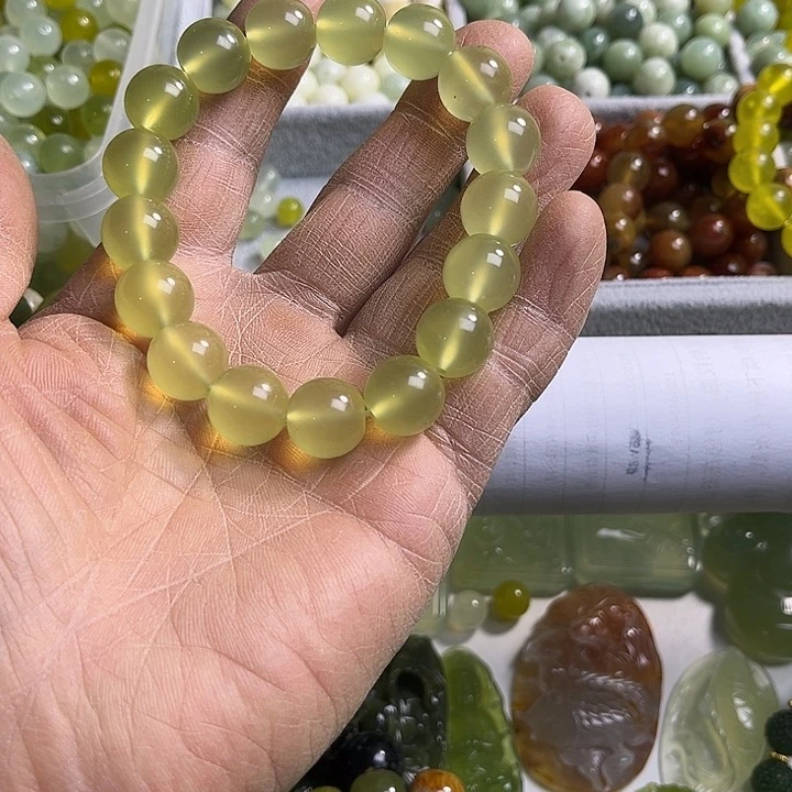 合金蛇纹石玉颈饰