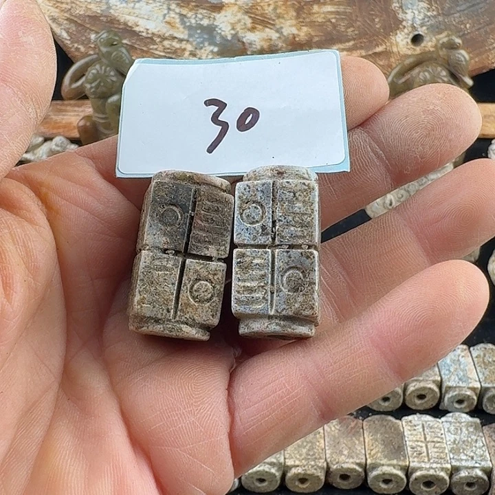 用***2和田玉未镶嵌颈饰