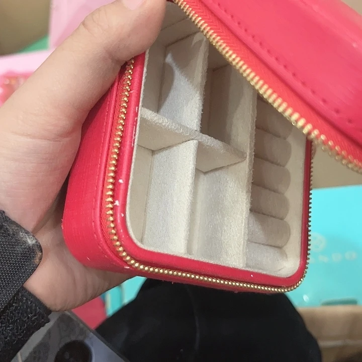 首饰盒拍一发二。