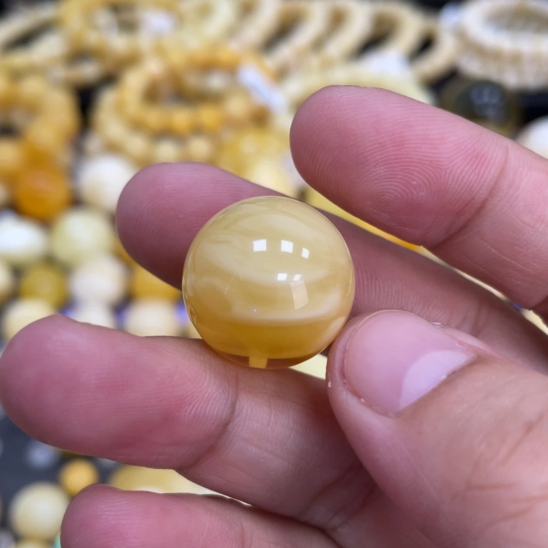 未镶嵌蜜蜡裸石18.8mm瑕