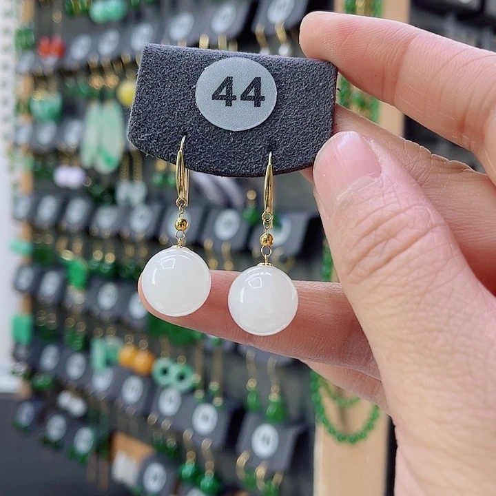 18K金镶嵌和田玉耳饰