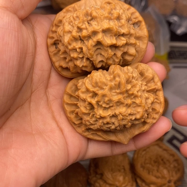 把件桃核官帽50尺