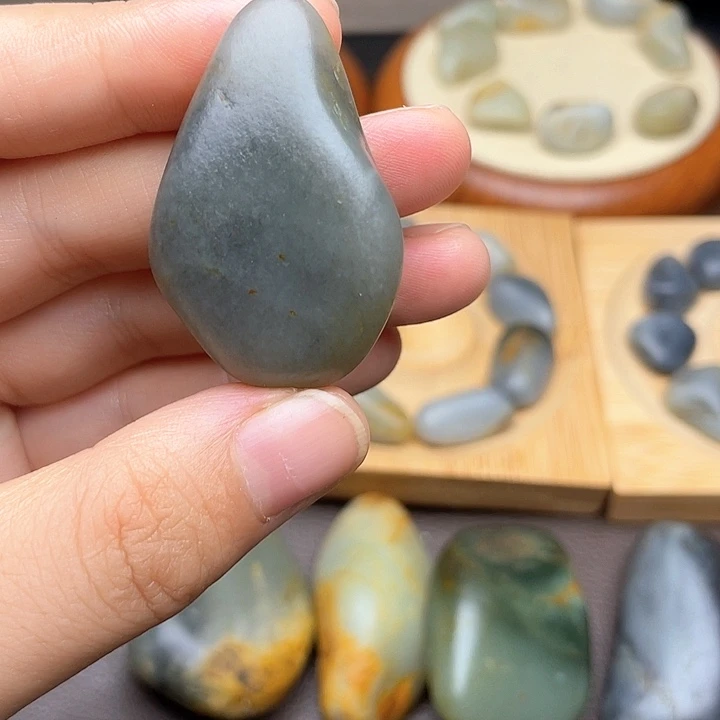 颈饰未镶嵌和田玉3
