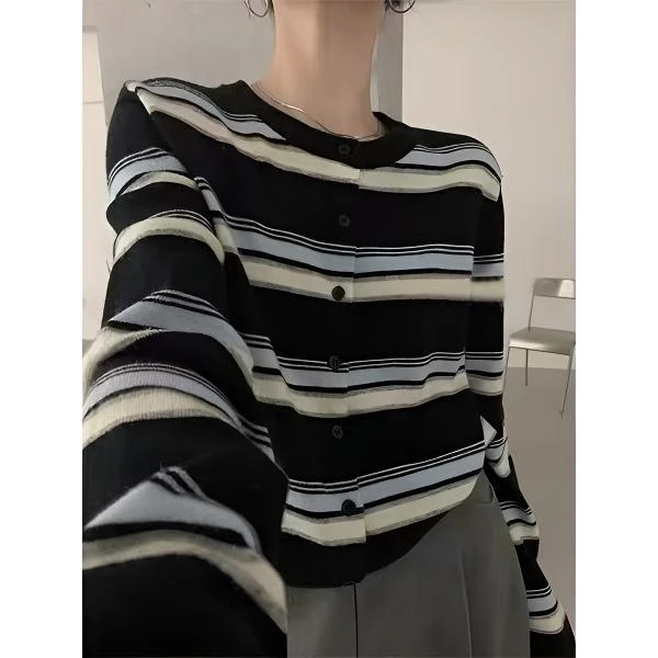 【云间条纹】线条感条纹拼色圆领针织小开衫毛衣女时髦上衣2057